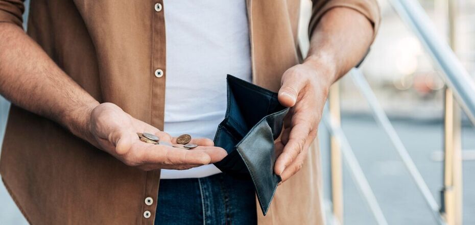 Опасность хранения денег в кармане