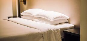 Як дізнатися, чи чиста постіль у готельному номері