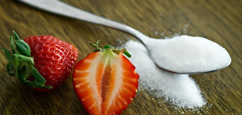 Сравнение натурального сахара и сахарозаменителей