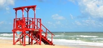 Известный курорт увеличит штат спасателей на пляжах, чтобы предотвратить утопления