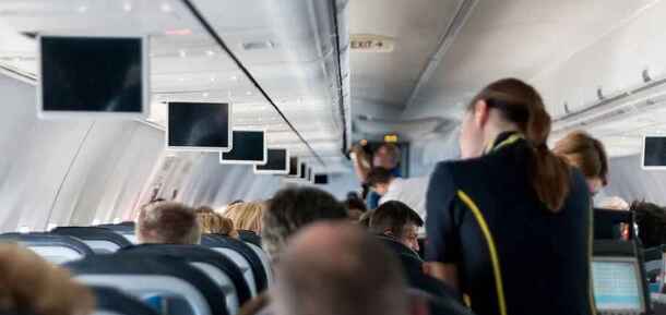 'Пассажиры этого даже не подозревают': Стюардесса рассказала о скрытой опасности на авиарейсах