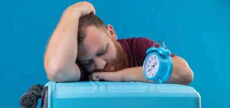 7 важливих порад, як подолати часовий пояс і зберегти режим сну