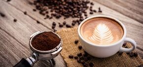 Методи видалення плям від кави з чашок
