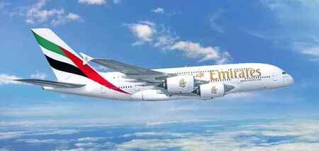 'Это казалось концом!' Пассажиров рейса Emirates подбросило к потолку из-за экстремальной турбулентности