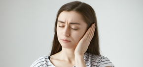 Ефективні домашні засоби від болю у вухах: 5 простих рецептів
