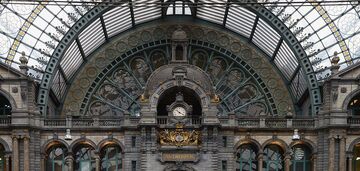 Справжній залізничний собор: що відомо про найкрасивіший вокзал Європи 