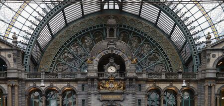 Настоящий железнодорожный собор: что известно о самом красивом вокзале Европы