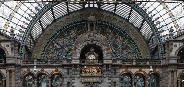 Настоящий железнодорожный собор: что известно о самом красивом вокзале Европы