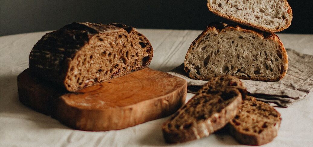 Три способи використовувати черствий хліб