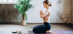 Как улучшить здоровье толстой кишки с помощью 5 поз йоги