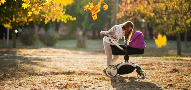Дитяча коляска з гелевими колесами: переваги та недоліки