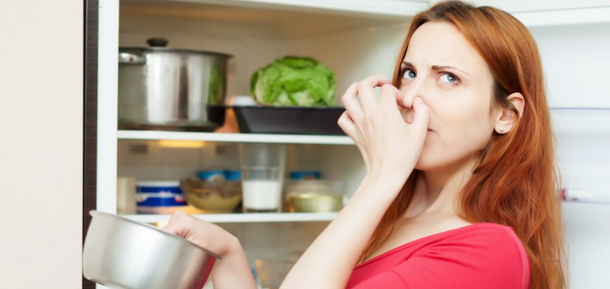 Що потрібно покласти в холодильник, щоб забути про неприємний запах