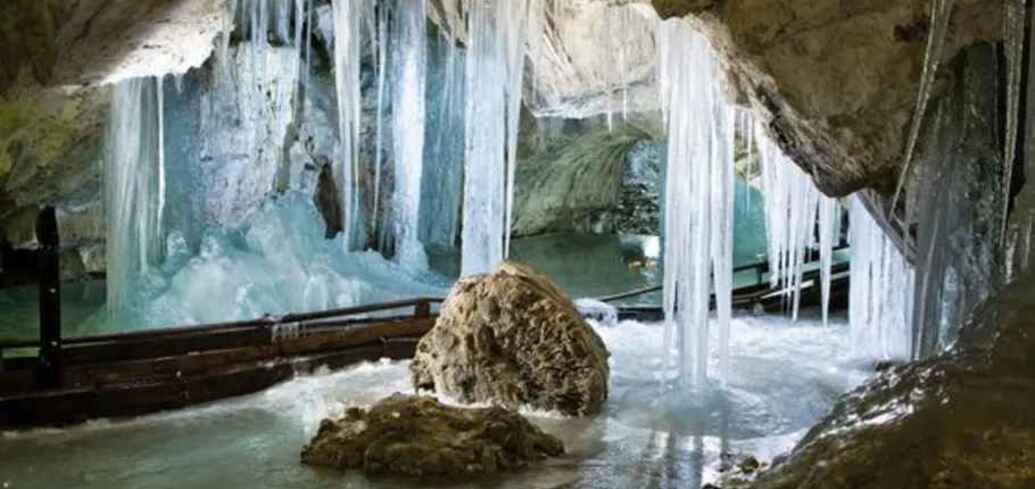 Відома словацька печера втрачає льодяний покрив
