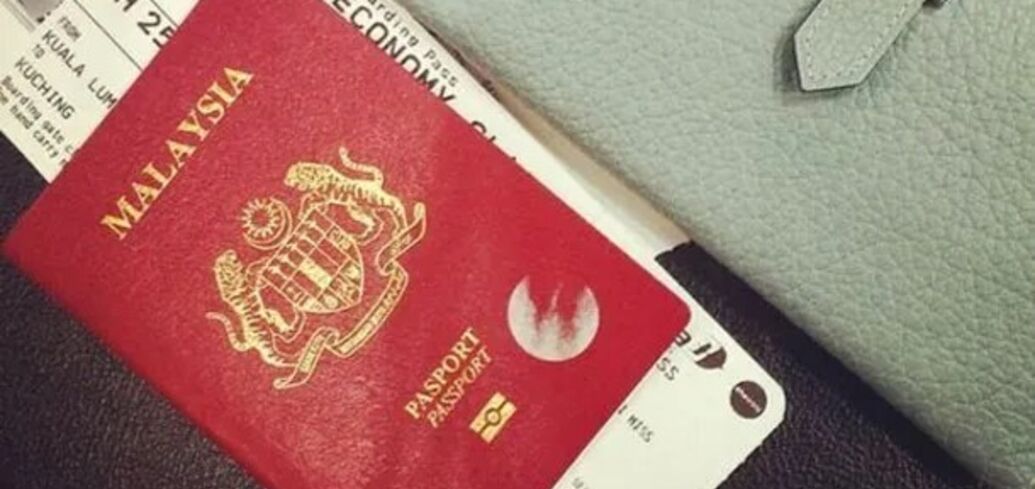 Жених не смог отправиться в медовый отпуск из-за повреждения паспорта: что произошло
