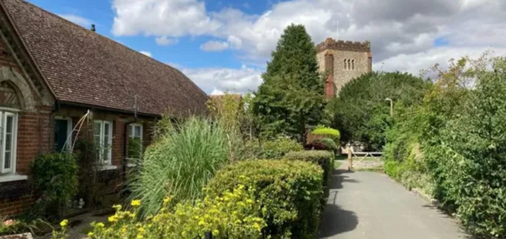 Три самых красивых села Британии, куда вы захотите переехать в 2024 году