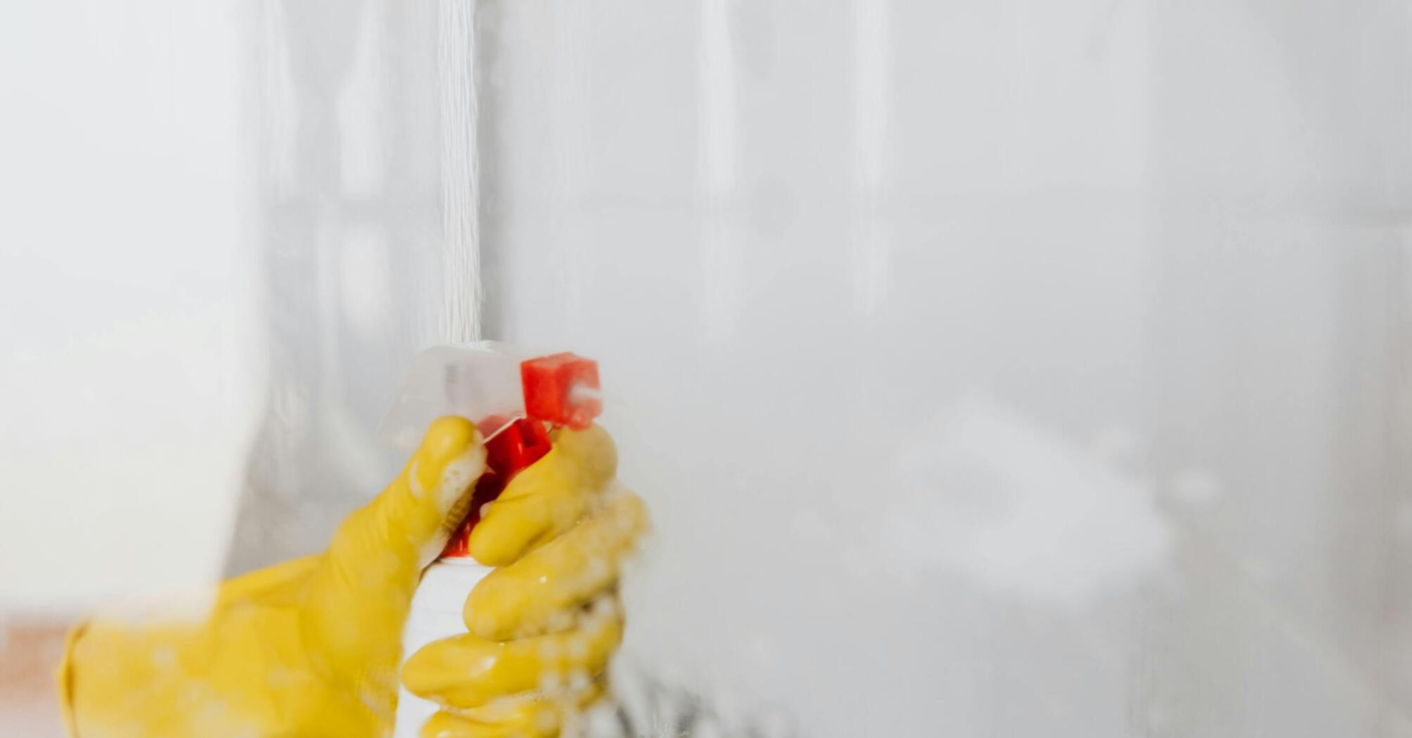 Як без зусиль відмити душову кабіну: 5 порад, які варто знати
