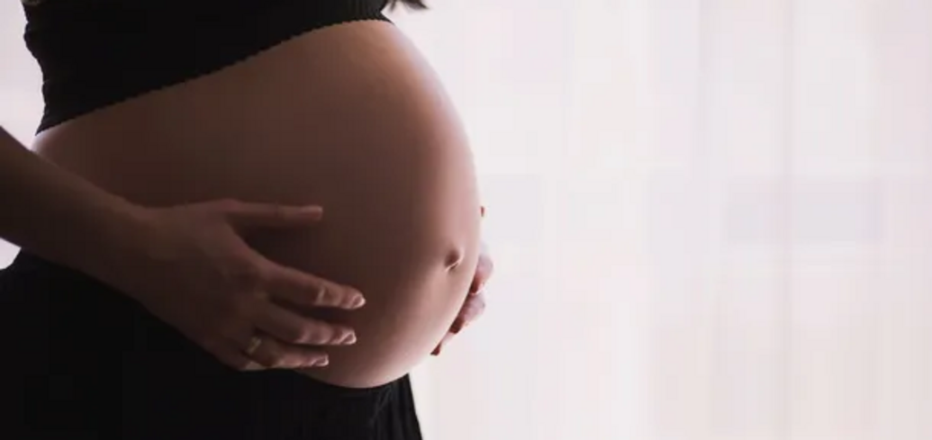 Політ 'в очікуванні': посібник з авіаперельотів під час вагітності
