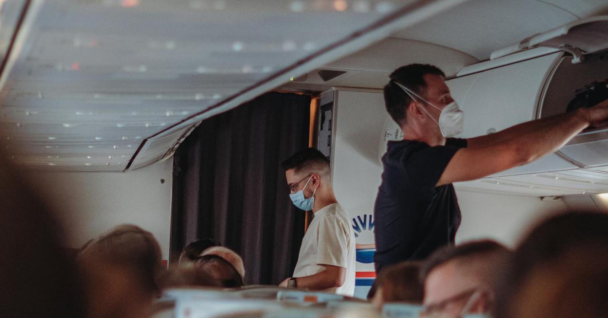 Аварийная ситуация в самолете: пассажирам напомнили, что делать во время пожара, декомпрессии и других выпадах