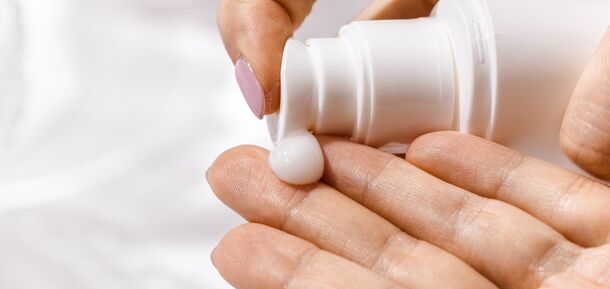 Секретні інгредієнти косметичних засобів: 5 компонентів, які шкодять здоров’ю волосся та шкіри