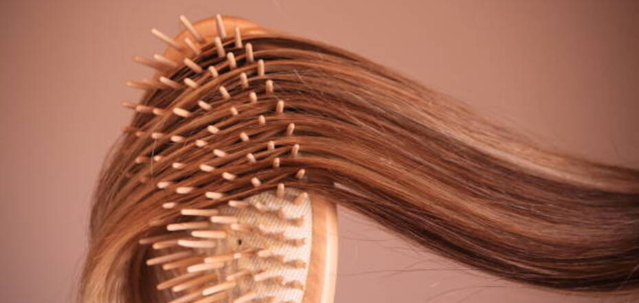 Як вибрати гребінець залежно від типу волосся: 5 дієвих порад