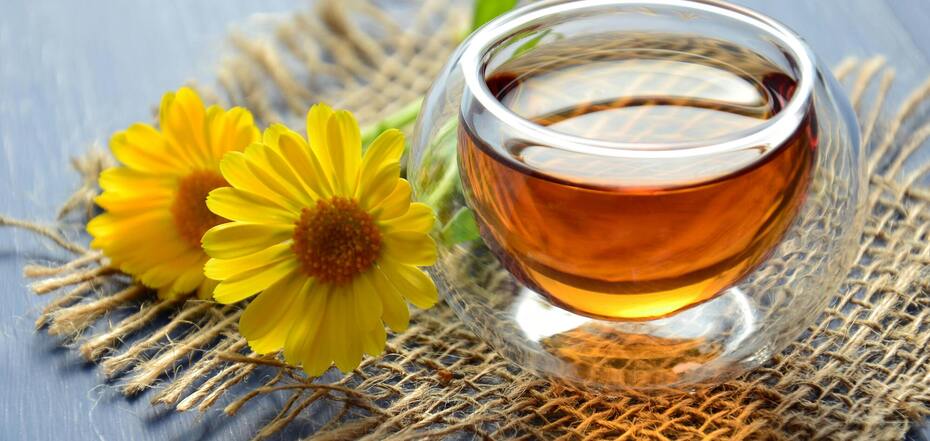 Преимущества употребления ромашкового чая: чем может быть полезен напиток