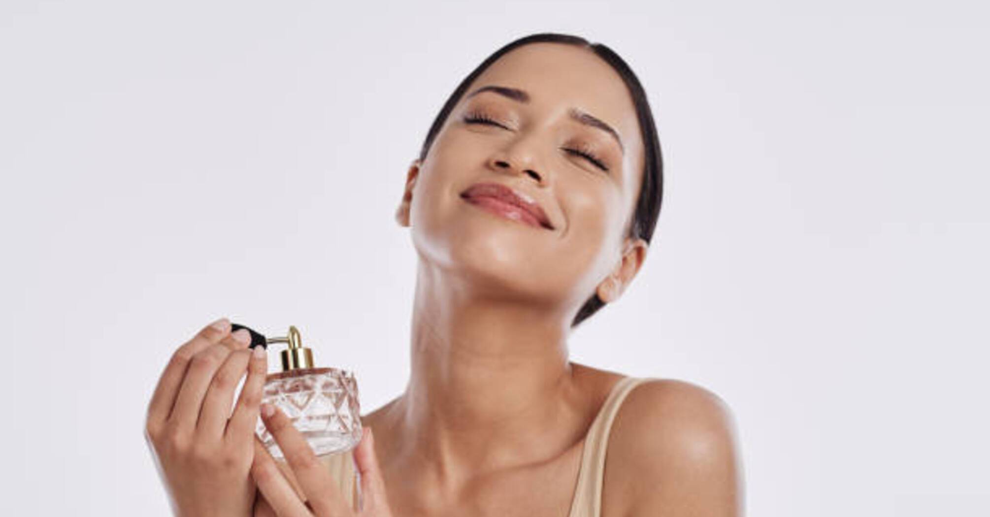 Як та куди правильно наносити парфуми: 5 корисних порад