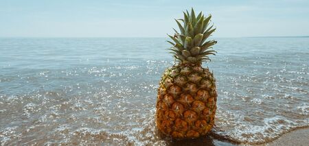 Боротьба з хворобами та зміцнення кісток: чому корисно споживати ананас 