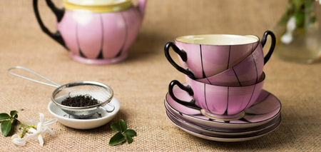 Будут блестеть: как отмыть чашки от чайного налета