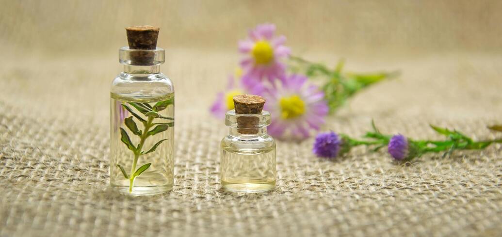 Як створити ідеальні парфуми для себе: головні принципи змішування запахів