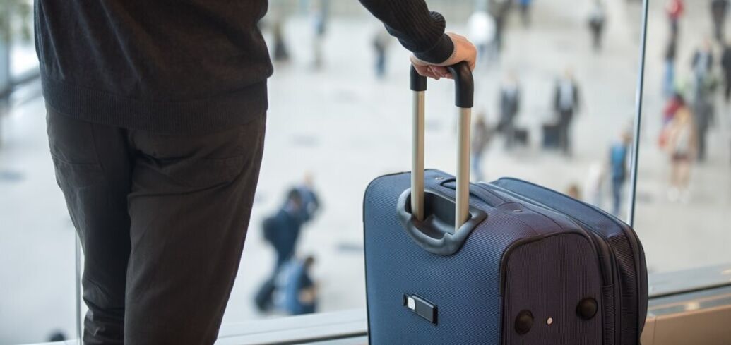Які речі взяти у подорож і як їх компактно скласти: поради щодо пакування ручної поклажі від доньки стюардеси