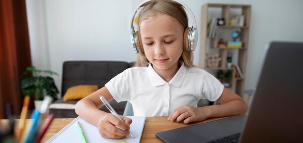 Как поддержать ребенка во время онлайн-обучения без учителя