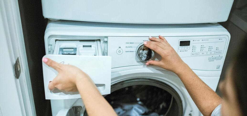 Следует ли устанавливать стиральную машину под раковину: плюсы и минусы, которые следует учесть