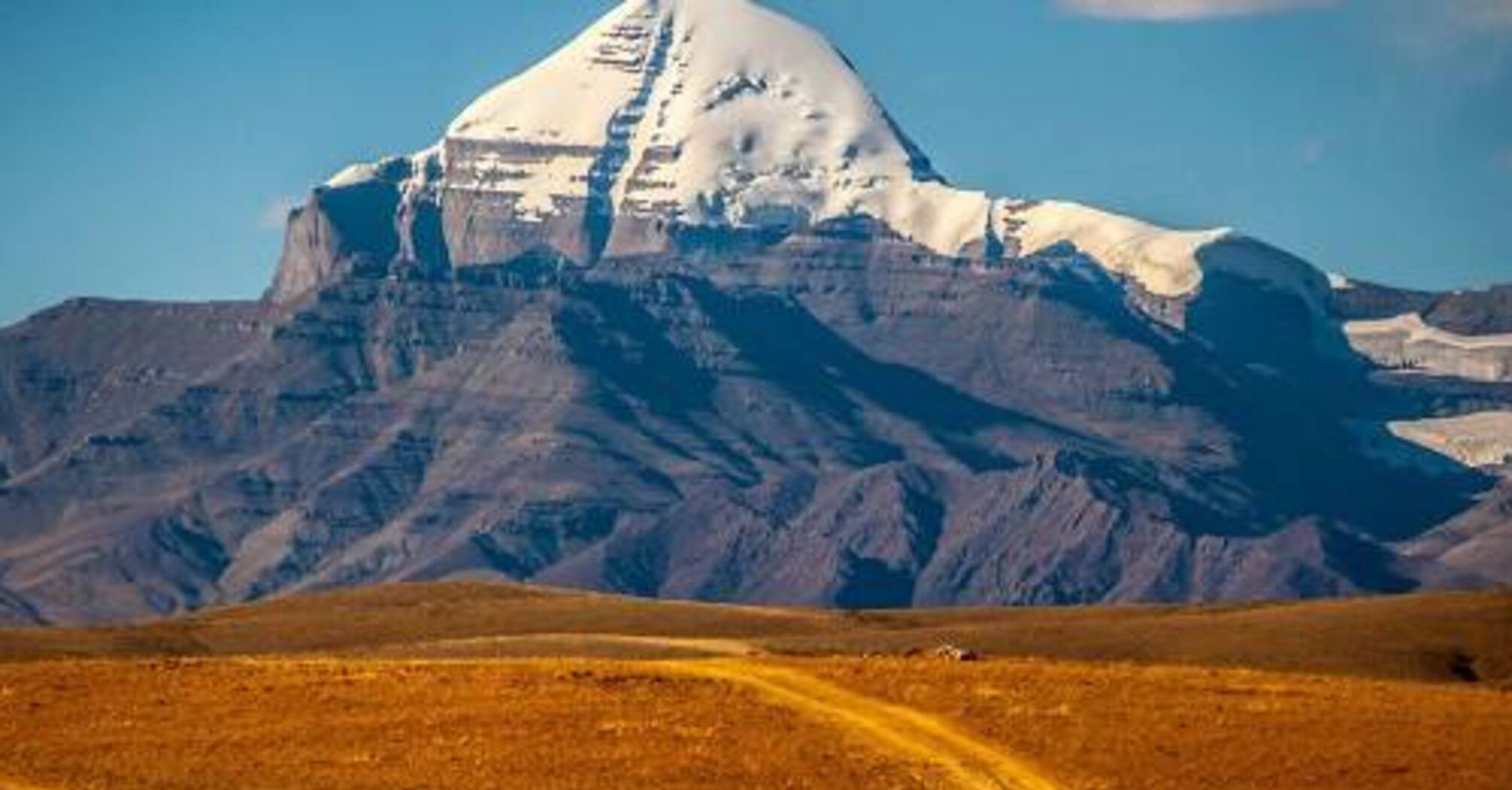 Священна гора Кайлас: навіщо її всі шукають у Тибеті